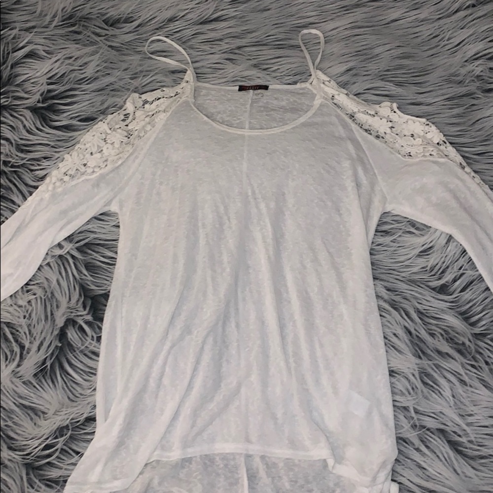 White Lace Over-the-Shoulder long sleeve